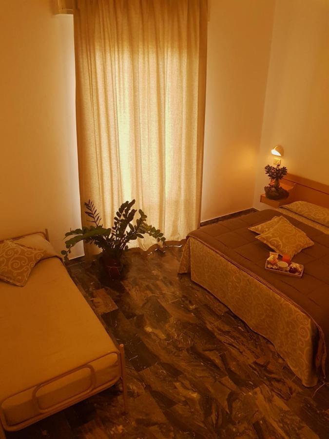 Hotel Romantica Rimini Esterno foto