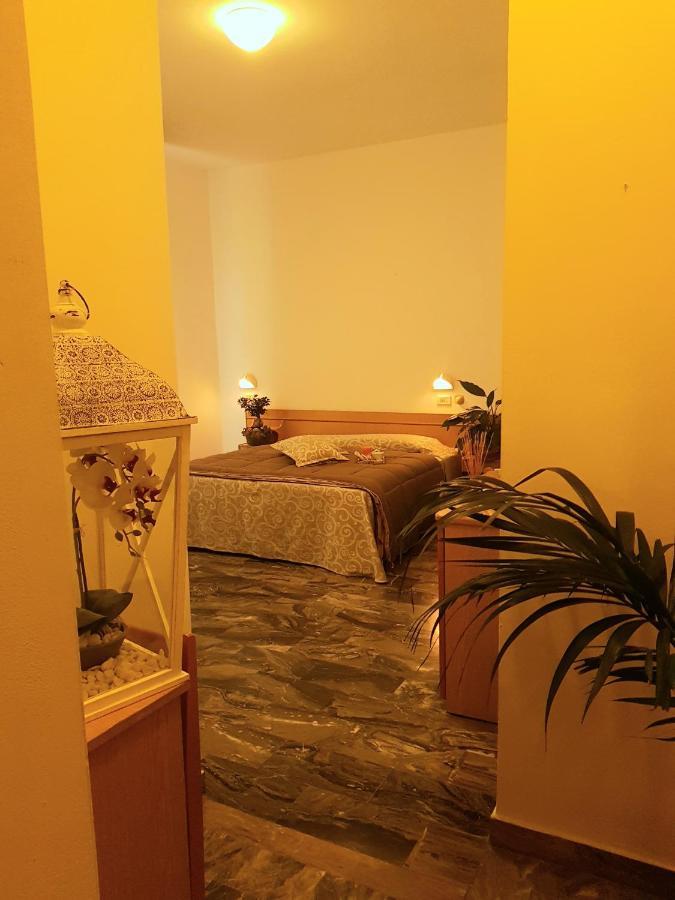 Hotel Romantica Rimini Esterno foto