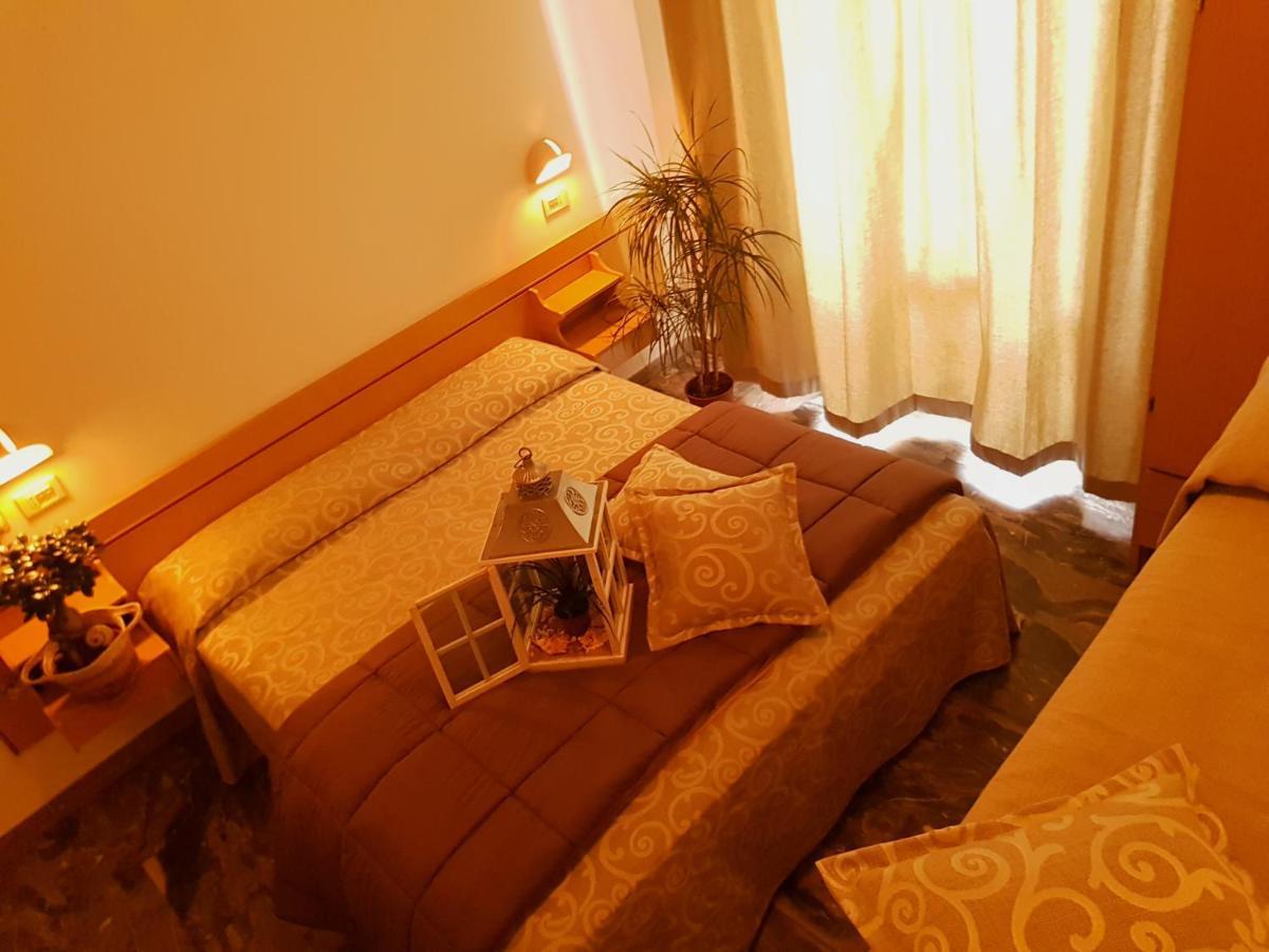 Hotel Romantica Rimini Esterno foto