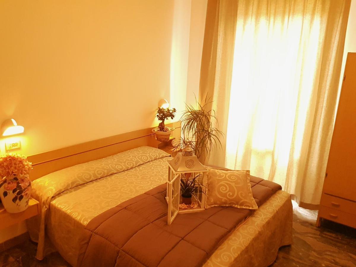 Hotel Romantica Rimini Esterno foto