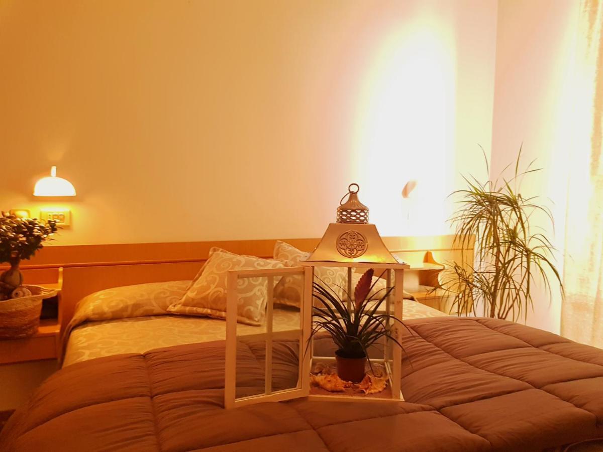 Hotel Romantica Rimini Esterno foto