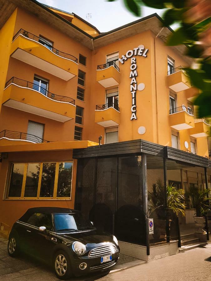Hotel Romantica Rimini Esterno foto