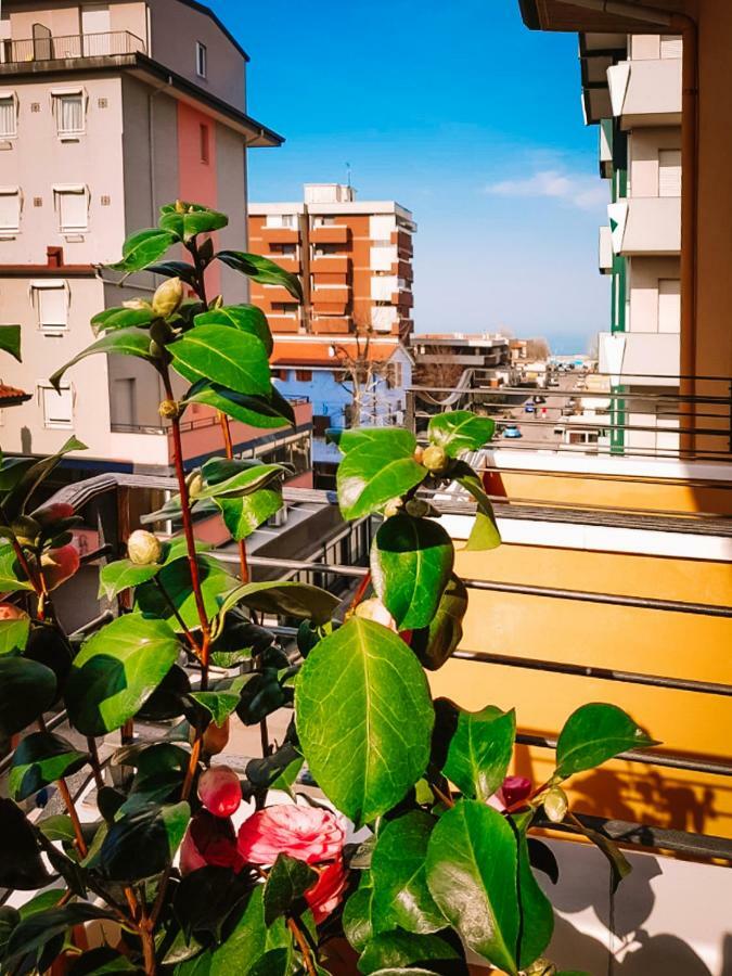 Hotel Romantica Rimini Esterno foto