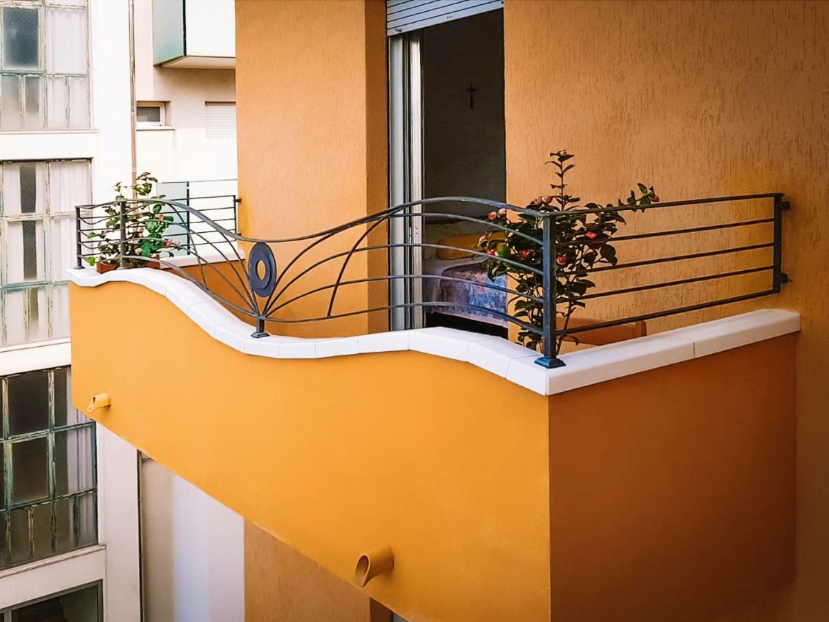 Hotel Romantica Rimini Esterno foto